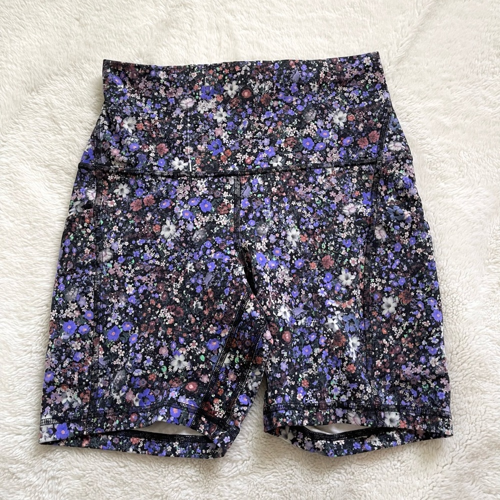 Lululemon Align Shorts with Pockets 6” size 6